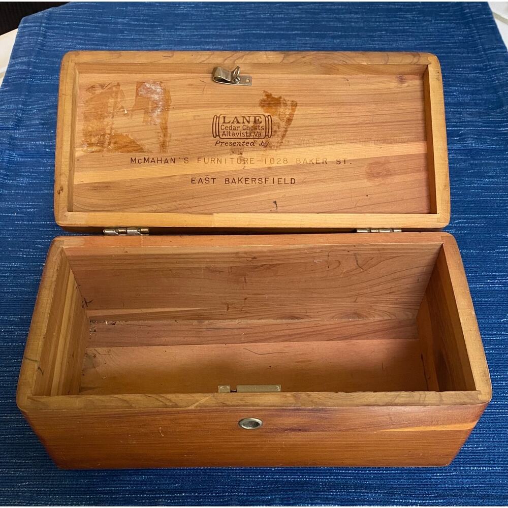 Vtg Lane Miniature Cedar Chest Jewelry Trinket Box McMahan's Bakersfield CA 9B - Picture 2 of 5